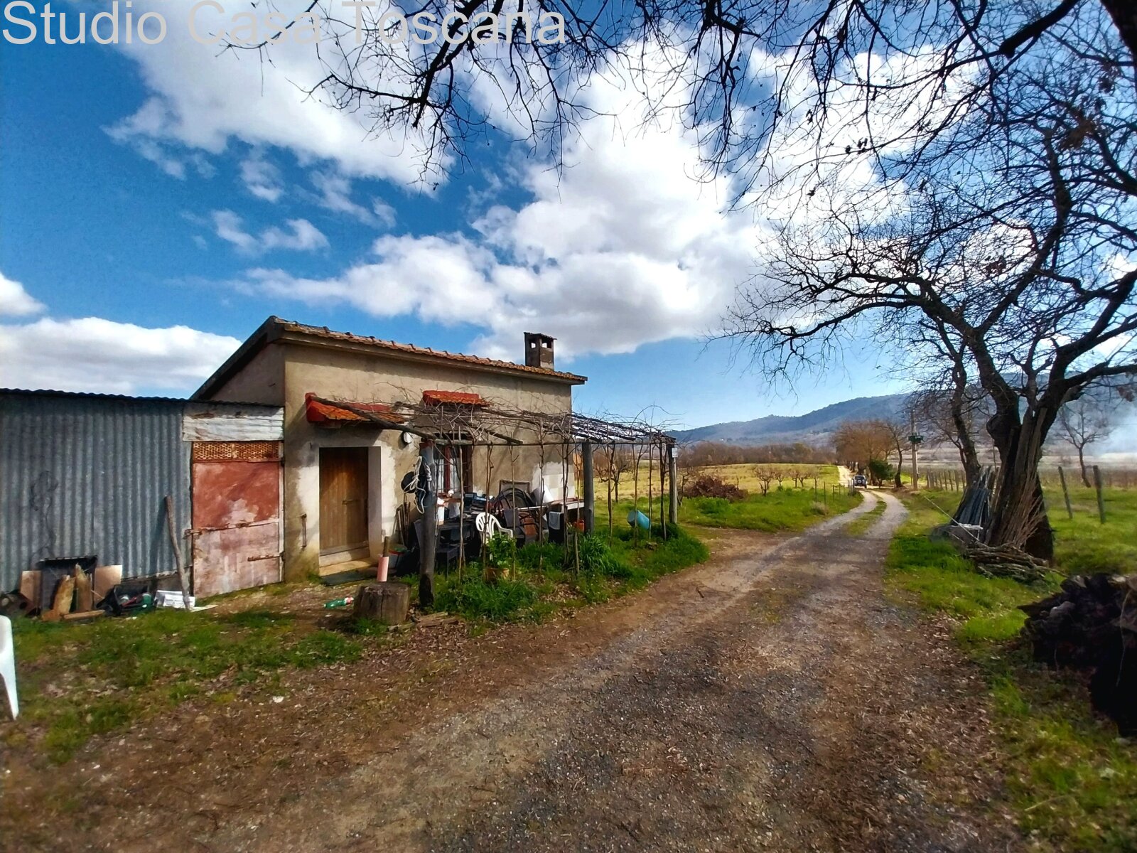 Land und Nutzgebäude in der Gemeinde Gavorrano 18 km vom Meer