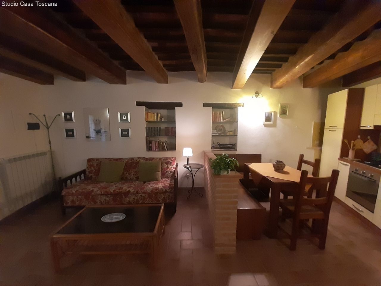 Charakteristische Wohnung im toskanischen Stil