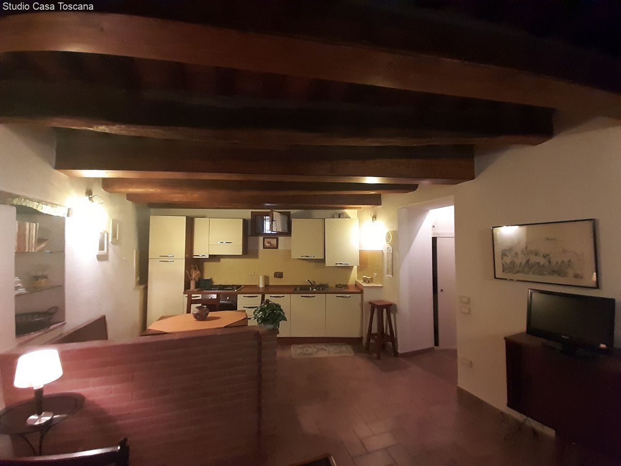 Charakteristische Wohnung im toskanischen Stil