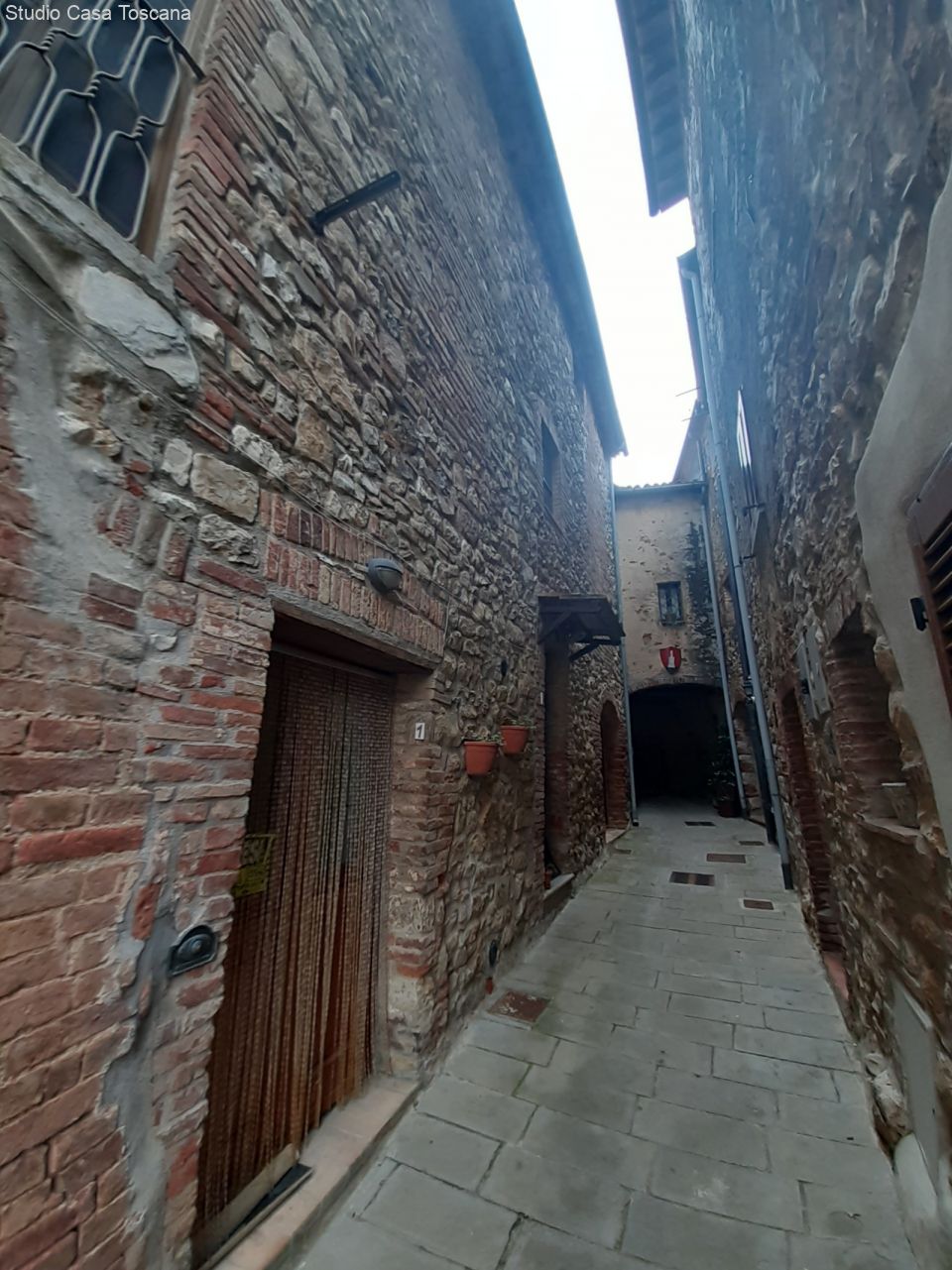 Charakteristische Wohnung im toskanischen Stil