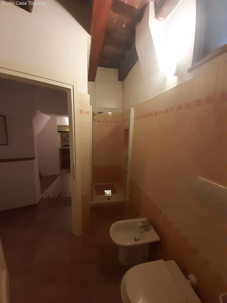 Charakteristische Wohnung im toskanischen Stil