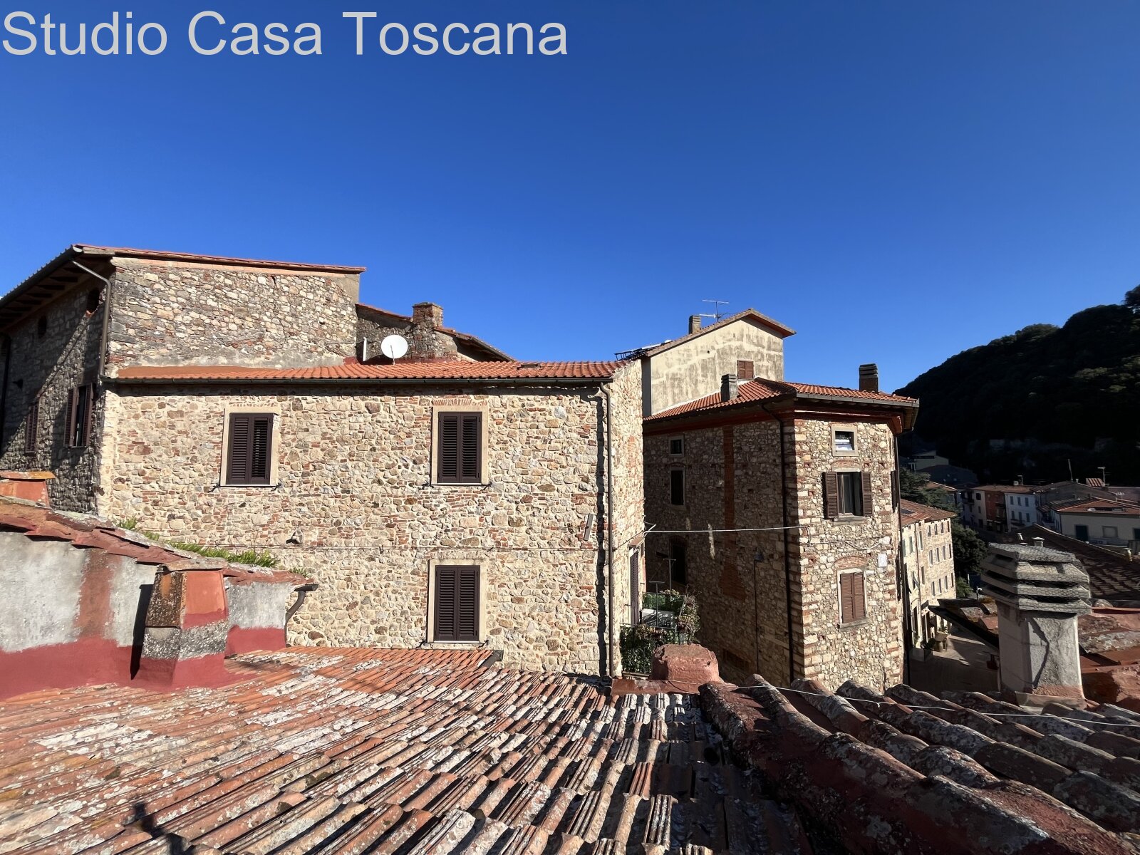 vista tetti dalla terrazza vista tetti dalla terrazza