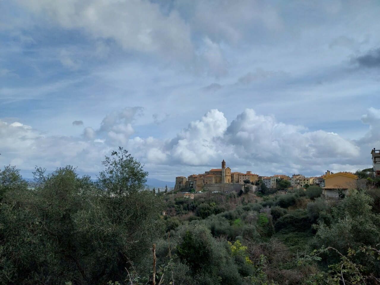 Panorama lato strada 1.jpg