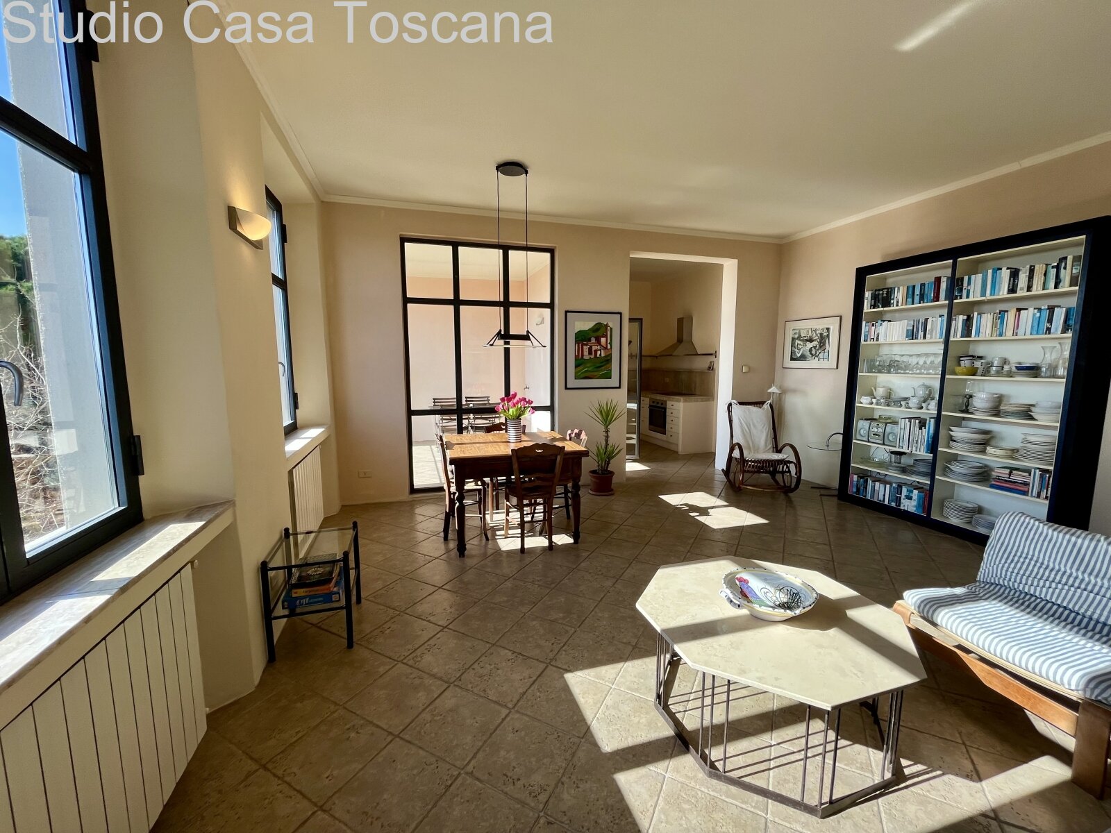 Elegante appartamento con giardino e loggia panoramica nel centro storico di Ravi