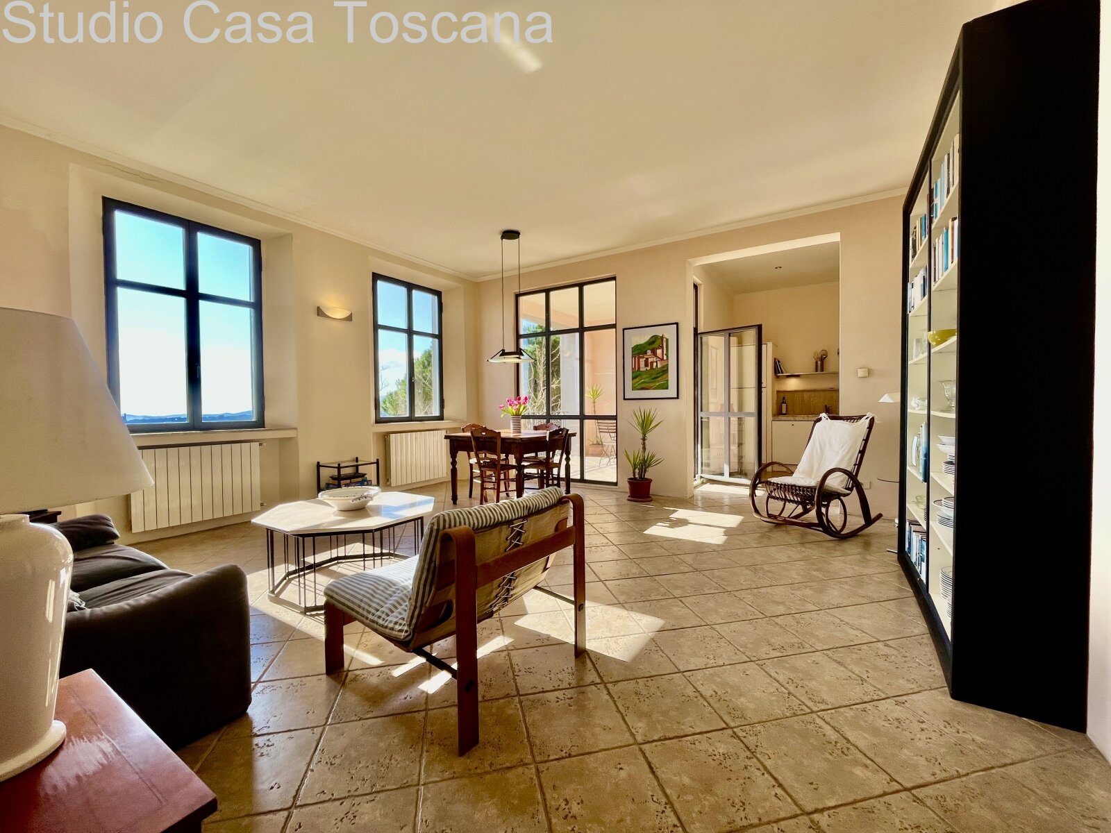 Elegante appartamento con giardino e loggia panoramica nel centro storico di Ravi