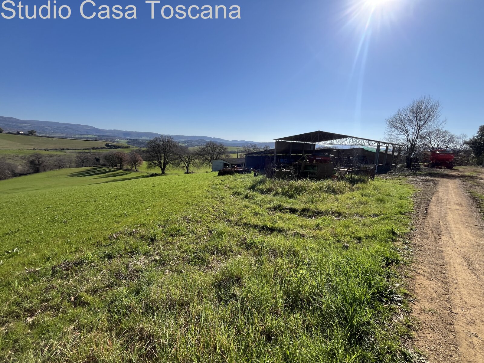 Grande azienda agricola in mezzo alla natura incontaminata 