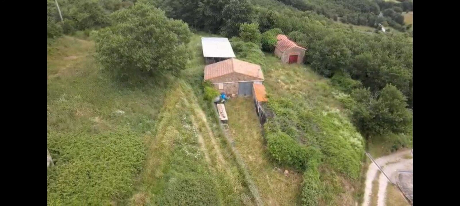 Roccastrada: Annesso in pietra con terreno e vista aperta – tra Roccastrada e Tatti 