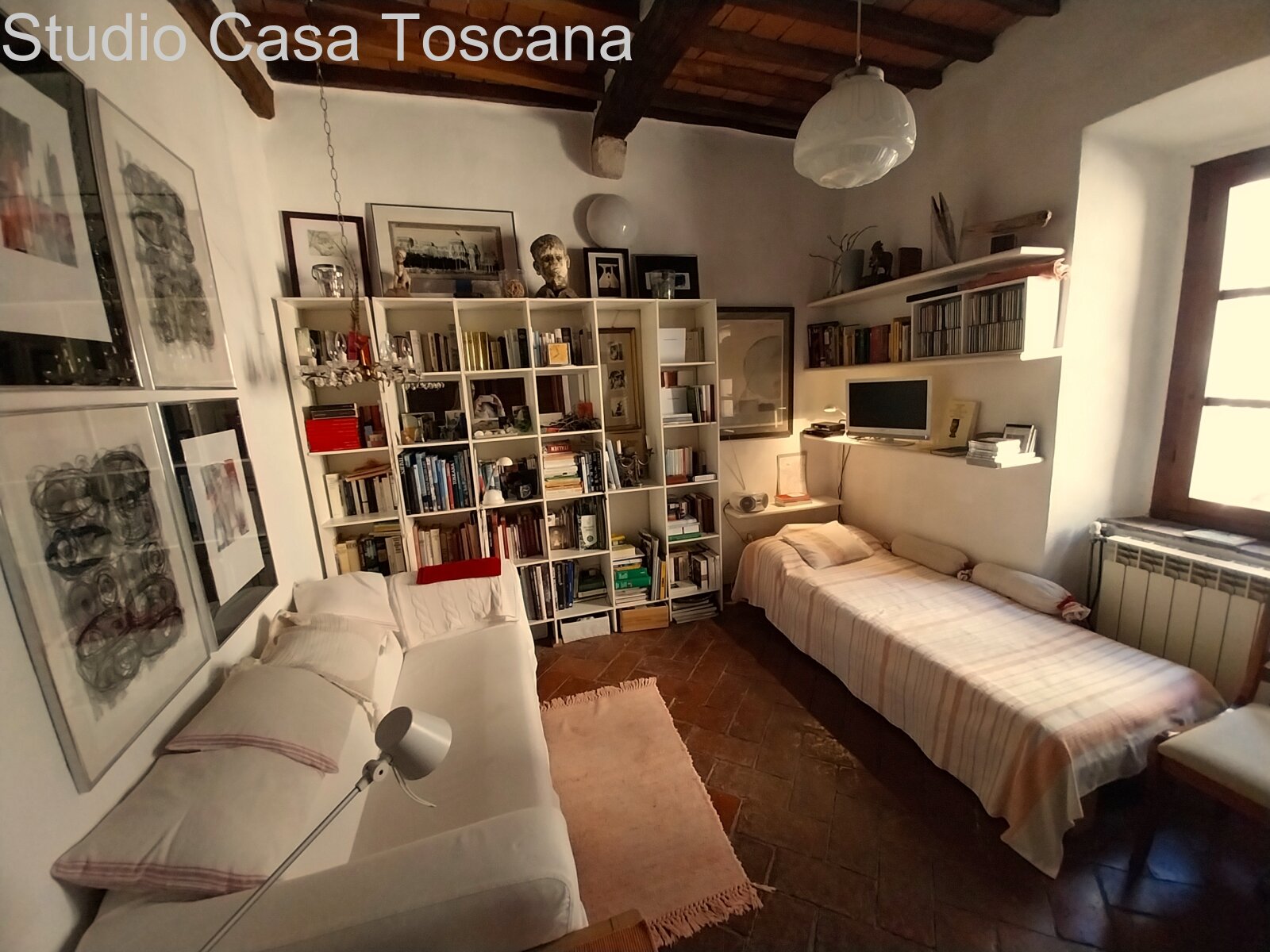 Camera2.jpg Camera2.jpg